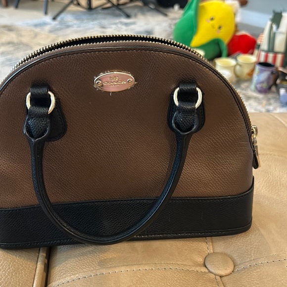 Coach classic handbag, golden brown with black trim - Picture 1 of 10